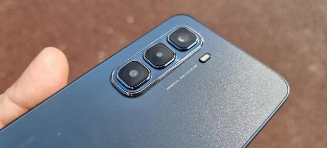 Infinix Hot 50 Pro 4G: Cameră ce livrează în condiții de luminozitate optime, preponderent orientat spre selfie-uri