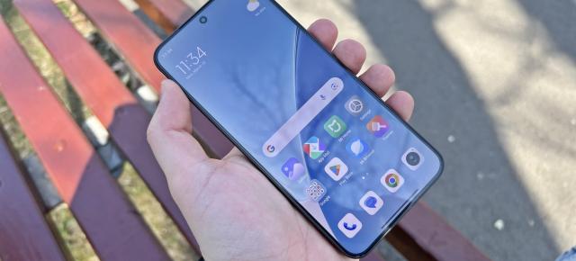 Xiaomi 15: OS, UI, aplicaţii cu un plus de AI pentru HyperOS 2.0, dar oare suficienţi ani de actualizări?