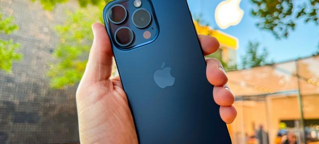 RESIGILATUL ZILEI #12: iPhone 15 Pro Max mai ieftin cu oferta resigilată; Aceleași performanțe, cost redus cu sute de lei