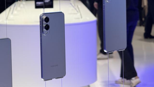 <b>Galaxy S25 Edge, subțire dar puternic: Benchmark-urile indică scoruri la nivel de Galaxy S25 Ultra</b>Galaxy S25 Edge va fi cel mai subțire flagship Samsung lansat până acum, cu o grosime de doar 5.84 mm. Tocmai acest lucru a ridicat suspiciuni cu privire la autonomia sa, dar și de performanță. Știm de ceva timp că acest Galaxy S25 Edge va aduce