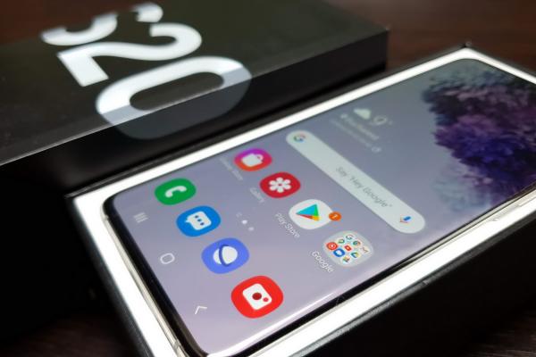 Samsung Galaxy S20 - Unboxing