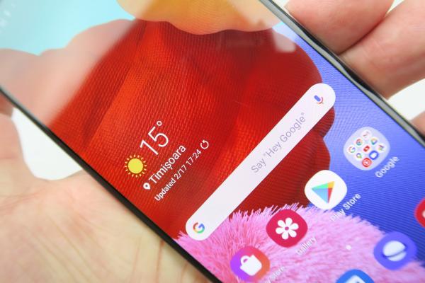 Samsung Galaxy A51: Display de calitate, Super AMOLED, acum mai mare