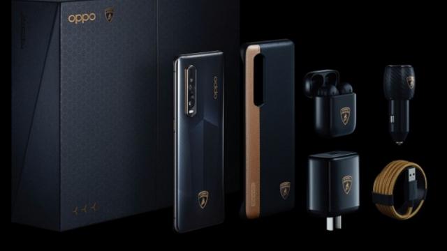 <b>Oppo Find X2 Pro are și o variantă Lamborghini inspirată de bolidul Aventador SVJ Roadster</b>În cazul în care nu ați aflat deja, Oppo a lansat ieri și o ediție specială a lui Find X2 Pro - un model Lamborghini inspirat de bolidul Aventador SVJ Roadster, automobil a cărui producție este limitată la doar