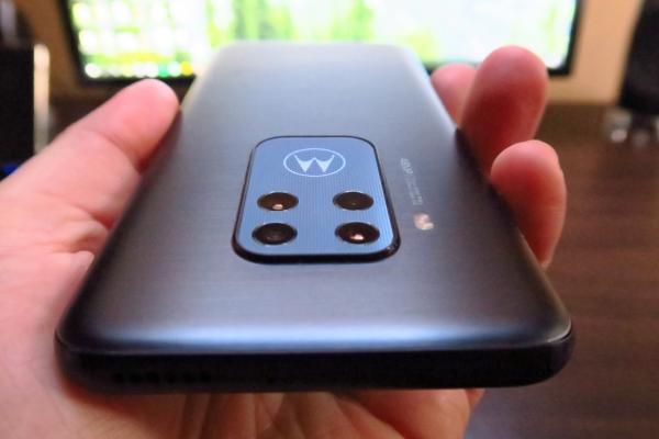 Motorola One Zoom: Camera cea mai bună de la Motorola din ultimii 2 ani