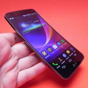 LG G Flex Review: telefonul curbat Își flexează mușchii, se dovedește "subțire" În unele aspecte (Video)