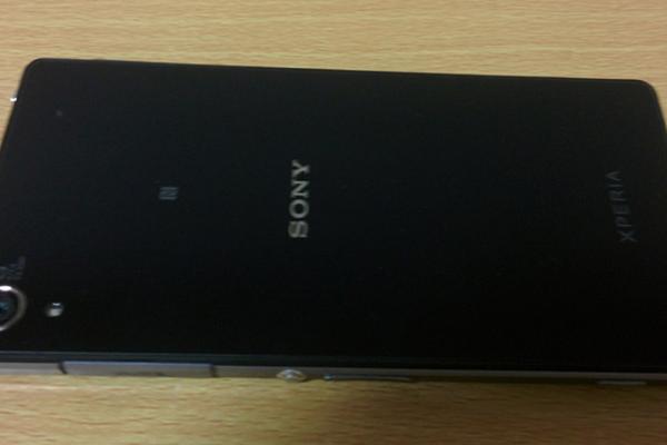Sony Xperia Z2 (aparent) fotografiat În imagini hands on