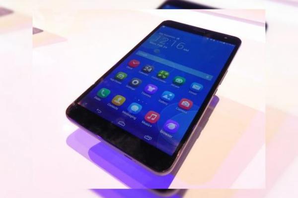 MWC 2014: Huawei MediaPad X1 video hands-on preview - tableta cu senzor foto de 13 megapixeli