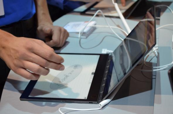 Lenovo Yoga Book C930 - Fotografii de la evenimente: Lenovo-Yoga-Book-C930_004.JPG
