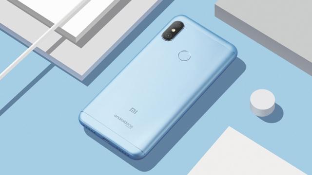 <b>Preț și disponibilitate Xiaomi Mi A2 Lite în România</b>Anul acesta cei de la Xiaomi aduc două smartphone-uri Android One pe piață, unul fiind modelul Mi A2 iar celălalt modelul numit Mi A2 Lite. Pentru că ambele dispozitive au început a fi listate la vânzare și pe plan local vă prezentăm astăzi