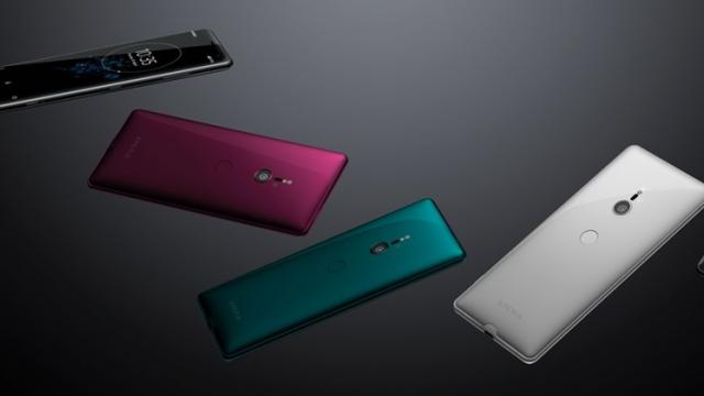 <b>Preț și disponibilitate Sony Xperia XZ3 în România</b>La mijloc de septembrie apar iată și primele listări la precomandă pentru Sony Xperia XZ3, telefon care debuta chiar la începutul lunii drept un refresh interesant pentru XZ2. De această dată japonezii se mișcă mai rapid decât de obicei