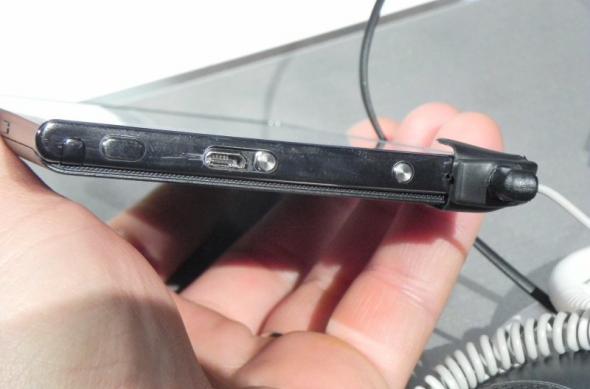 MWC 2012: LG Optimus Vu preview - telefonul cu ecran de 5 inch 4:3 (Video): dscn0346jpg.jpg