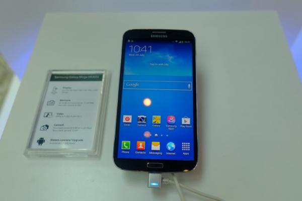 Samsung GALAXY Mega 6.3 În oferta Vodafone (Video)