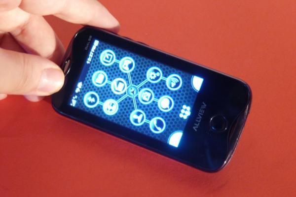Review Allview F2 Crony - probabil cel mai atractiv design de telefon românesc (Video)