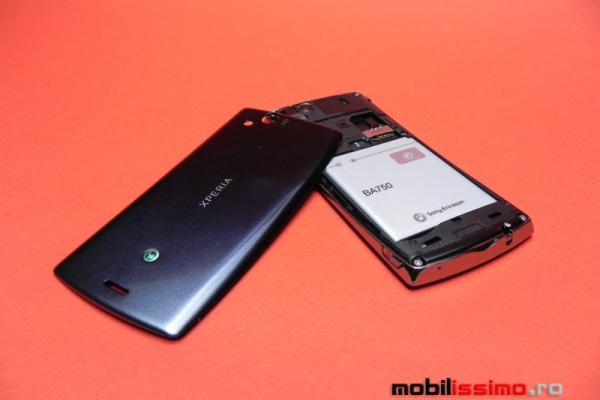 Review Sony Ericsson Xperia Arc - subțire, curbat și dotat cu o cameră fantastică (Video)