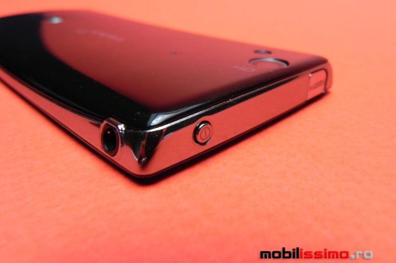 Review Sony Ericsson Xperia Arc - subțire, curbat și dotat cu o cameră fantastică (Video): review_sony_ericsson_xperia_arc_mobilissimi_08.jpg