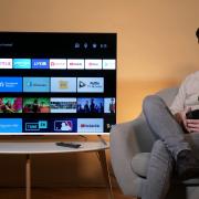 Allview ePlay7100 - Primul Smart TV 4K care permite un control fără atingere