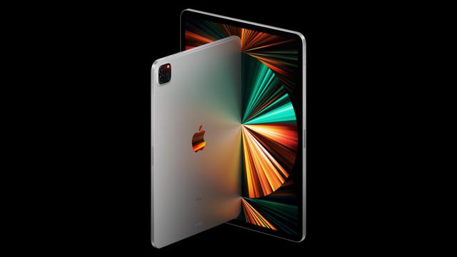 <b>Apple prezintă primul iPad Pro cu ecran Mini LED; Tableta de 12.9 inch vine cu 5G şi procesor Apple M1, port Thunderbolt</b>În cadrul evenimentului său de primăvară, Apple a prezentat astăzi începând cu ora 20:00 noile sale modele iPad. Se remarcă de aici iPad Pro (2021), cu ecran Mini-LED Liquid Retina şi conectivitate 5G. Noul iPad Pro vine cu diagonală de 12.9 inch