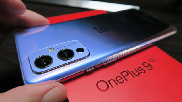 <b>Turul Magazinelor #898: OnePlus 9 la 3000 lei, componente PC la preţ bun, Xiaomi Mi 11 cu 10% reducere</b>A început şi Săptămâna Mare şi ştiu că probabil sunteţi prinşi cu o curăţenie pe ultima sută de metri, cumpărături, miel, pasca, cozonaci. De aceea ne-am ocupat noi cu selecţia de produse care pot constitui cadouri bune de Paşte, chit că eşti pasionat