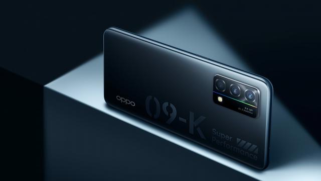 <b>Oppo K9 5G are dezvăluite principalele dotări înaintea lansării de pe 6 mai; Vine cu CPU Snapdragon 768G</b>Începutul lunii mai ne va aduce și lansarea lui Oppo K9 5G, telefon din zona mid-range de dotări și preț pe care l-am mai văzut în câteva materiale leak anterior și care astăzi ni se prezintă într-o galerie completă 