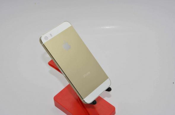 Primele imagini de Înaltă rezoluție cu iPhone 5S În culoarea auriu: champagne_apple_iphone_5s_surfaces4.jpg