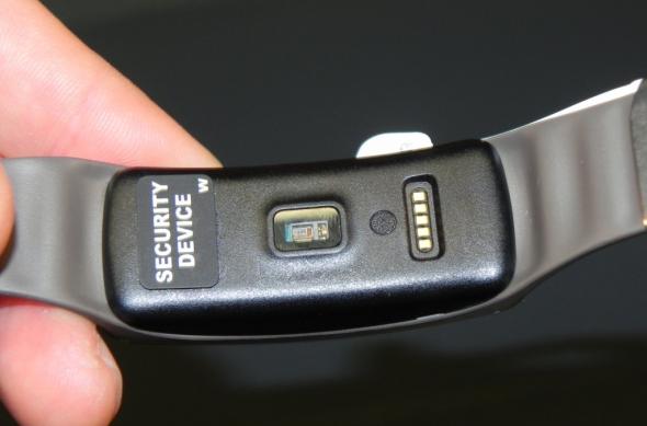 MWC 2014: Video hands-on cu noua brățară inteligentă Samsung Gear Fit: dscn4572jpg.jpg