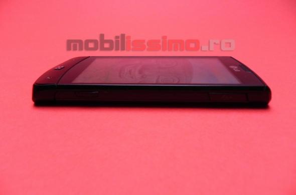 Recenzie LG Optimus 7 - LG Optimus 7, debutul lui Windows Phone 7 În România și pe masa de teste Mobilissimo (Video): lg_optimus_7_mobilissimo_28.jpg
