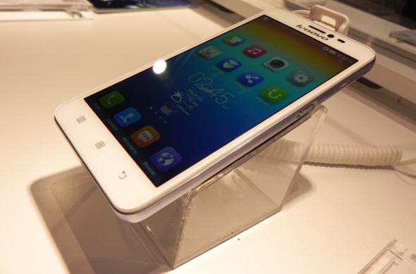 Lenovo S850 hands on preview: telefonul cu carcasă din sticlă face o impresie bună (Retro MWC 2014 - Video): dscn4748jpg.jpg