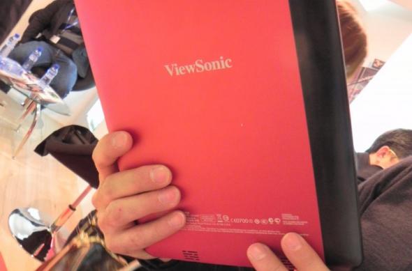 MWC 2012: ViewSonic ViewPad E100 preview - tableta Android 4.0 cu interfață 3D arătoasă (Video): dscn0715.jpg