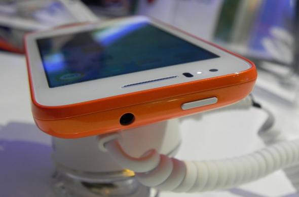 Alcatel One Touch Fire C hands-on preview: un terminal Firefox OS cu preț foarte accesibil (Retro MWC 2014 - Video): dscn4809jpg.jpg