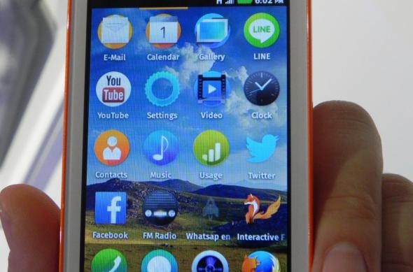 Alcatel One Touch Fire C hands-on preview: un terminal Firefox OS cu preț foarte accesibil (Retro MWC 2014 - Video): dscn4812jpg.jpg