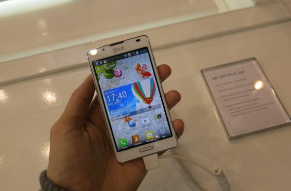 MWC 2013: LG Optimus L7 II Hands on preview În Barcelona, un midrange atractiv pentru 2013 (Video): lg_optimus_f7_02jpg.jpg