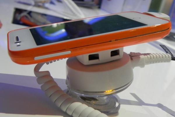 Alcatel One Touch Fire C hands-on preview: un terminal Firefox OS cu preț foarte accesibil (Retro MWC 2014 - Video)