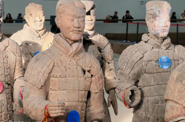 Honor Magic8 Pro - Mostre Soldaţii de Teracotă: Honor-Magic8-Pro-Mostre-Muzeu_025.jpg