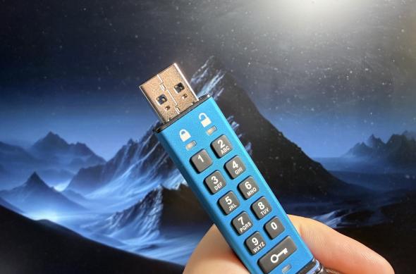 Kingston IronKey Keypad 200 - Unboxing: Photo 22.02.2026, 15 51 58.jpg