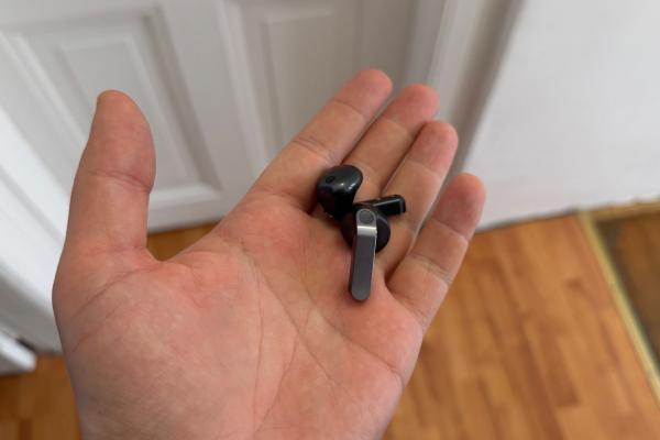 Samsung Galaxy Buds4 - Fotografii hands-on