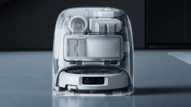 <b>Mii de aspiratoare DJI controlate de la distanță de un „hacker”; Începe să înțelegem interdicția americană...</b>Se pare că DJI începe să arate vulnerabilități în ce privește securitatea și, culmea, nu are de-a face cu dronele. Nu știu dacă știați, dar compania chineză produce și aspiratoare, iar mii de unități au fost controlate de la distanță... cu un controller d