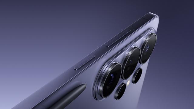 <b>Preț și disponibilitate Samsung Galaxy S26 Ultra în România</b>Cu lansarea lui Samsung Galaxy S26 Ultra organizată pe de 25 februarie, era de așteptat ca și programul de precomandă să înceapă în aceeași zi, ceea ce se și întâmplă. Aflăm și noi ce promoții sunt asociate noului flagship sud-coreean