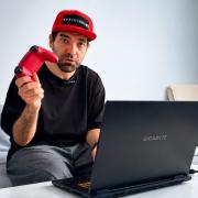 GIGABYTE A16 CHV testat ca studio mobil pentru creație, AI și producție media
