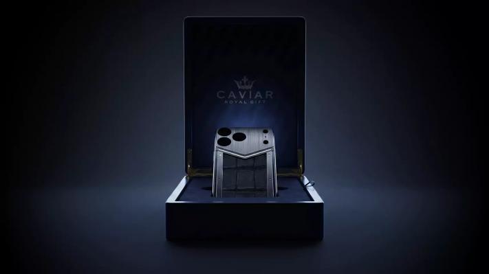 Oase de dinozaur T-Rex pe spate de iPhone 17 Pro Max!? Caviar lansează capace magnetice pentru spatele iPhone-urilor