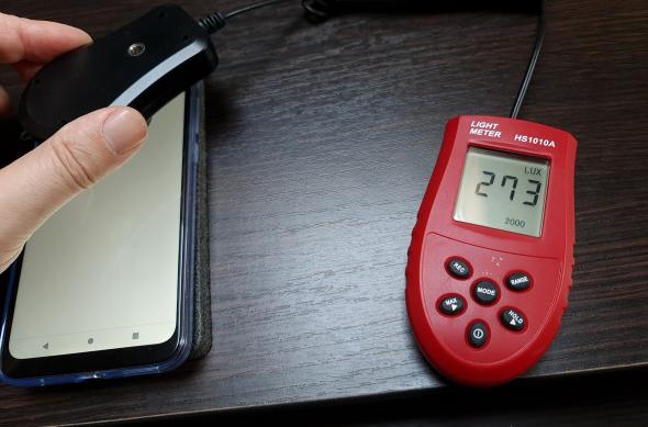 Luminozitate display Motorola Moto G30 și ecranul văzut la microscop: Motorola-Moto-G30_034.jpg