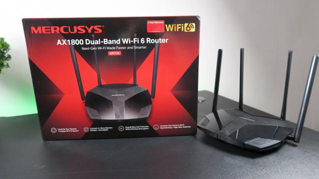<b>Prezentare Mercusys MR70X - Router Gigabit Dual-Band cu tehnologie Wi-Fi 6 și preț accesibil</b>În ultimele zile am avut ocazia să testez un nou router dual-band cu preț accesibil. Este vorba despre modelul MR70X, primul router Wi-Fi 6 de la Mercusys. Acum câteva luni dispozitivele care suportau standardul Wi-Fi 6 erau destul de puține, dar din