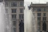 nokia_n8_vs_iphone_4_06.jpg