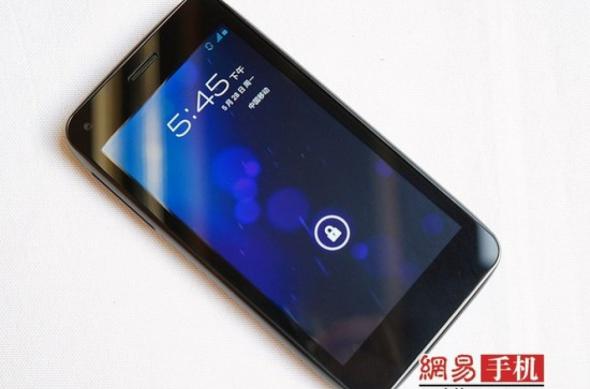 Alcatel OT986 și Motorola RAZR V - destinate special pentru piața chineză: alcatel_ot986_1.jpg