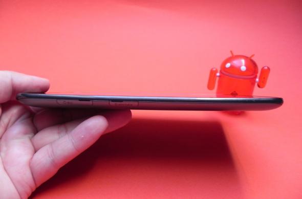 Review Samsung Galaxy Tab 2 7.0 P3100 - alternativa ieftină pentru tablete de 10 inch, cu design de telefon mai mare (Video): 37_samsung_galaxy_tab_2_7_0_review_mobilissimoi_rojpg.jpg