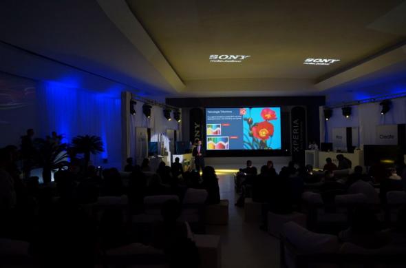Eveniment de lansare În România pentru Sony Xperia Tablet Z: galerie foto și primele impresii: sony_xperia_z_in_romania_04jpg.jpg