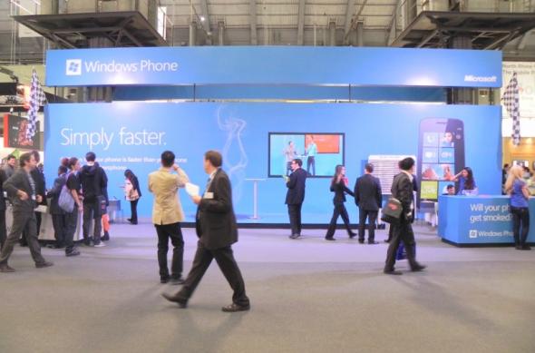 MWC 2012 - Iată standul Windows Phone, care a mizat pe simplitate și comparația cu alte sisteme de operare (Video): dscn1038jpg.jpg
