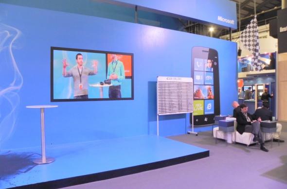 MWC 2012 - Iată standul Windows Phone, care a mizat pe simplitate și comparația cu alte sisteme de operare (Video): dscn1041jpg.jpg