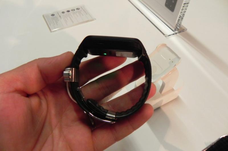 MWC 2014: Samsung Gear 2 Neo hands on preview - iată noul ceas Samsung cu funcție de telecomandă TV (Video): dscn4555jpg.jpg