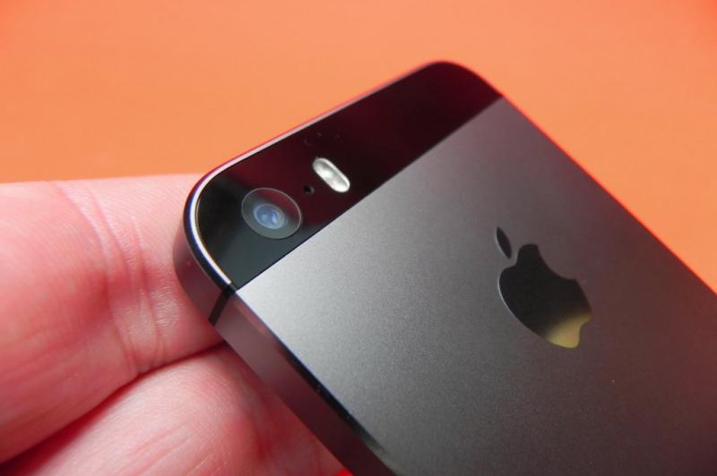 iPhone 5s Review: Touch ID inovează, calitatea audio/video impecabilă, iOS 7 nu convinge (Video): apple_iphone_5s_review_mobilissimo_ro_26jpg.jpg