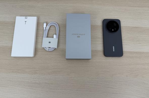 HONOR Magic8 Pro - Unboxing: Photo 01.12.2025, 13 32 44.jpg